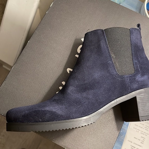 Marg blue suede boots. New, never worn. Size 10. - Picture 2 of 3